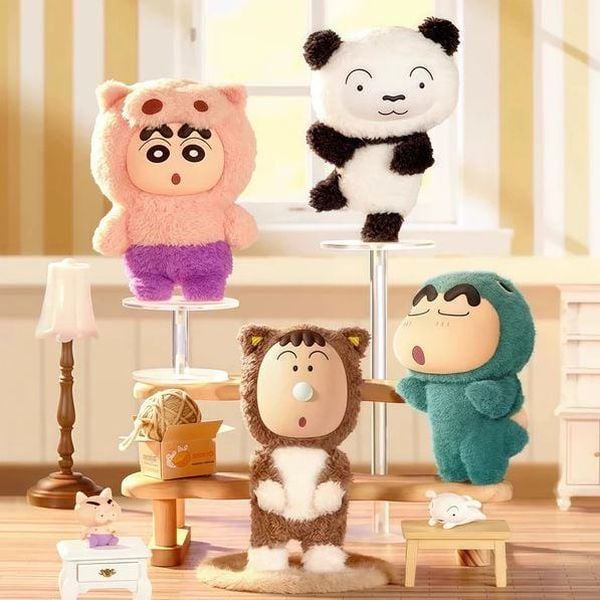 Bổ sung bộ sưu tập của bạn với Hộp Mù Móc Khóa Nhồi Bông Crayon Shinchan COS Blind Box đang có tại nShop