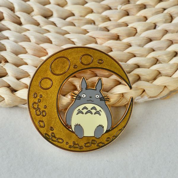  Huy hiệu kim loại Totoro On The Moon 