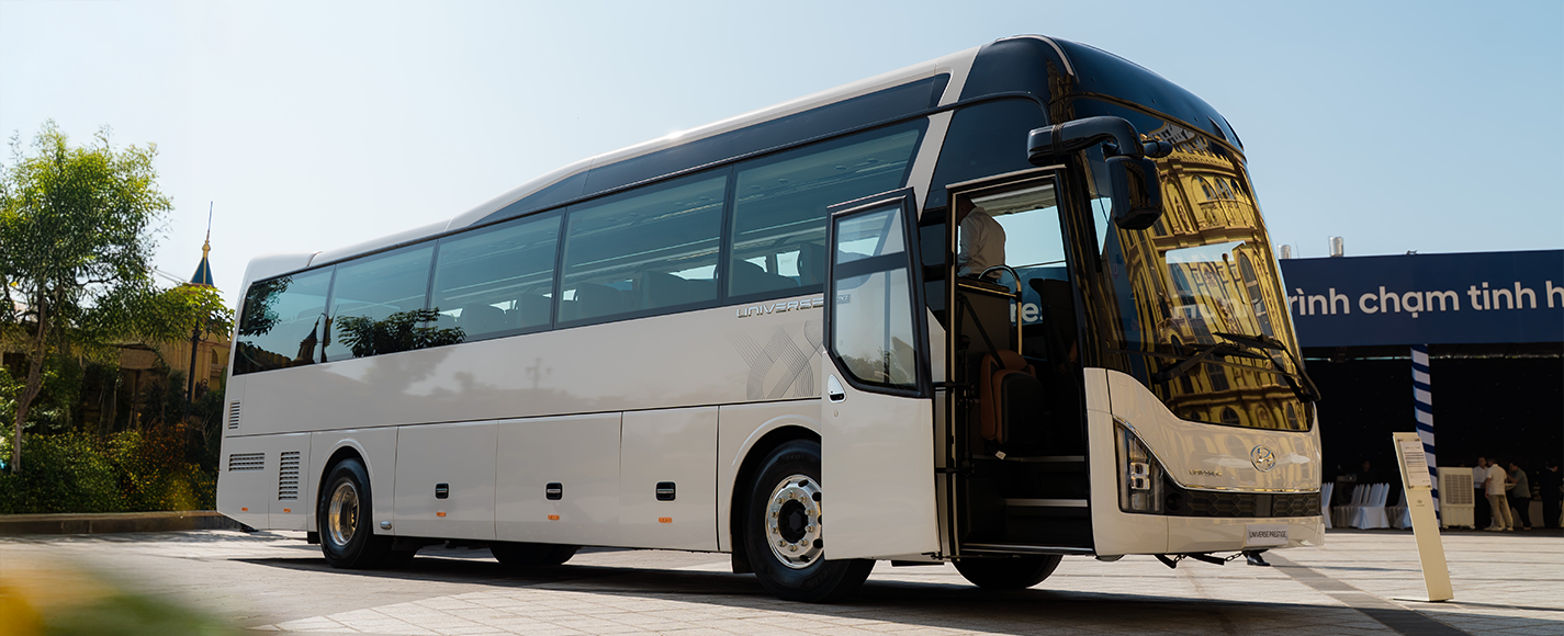 Universe Prestige 47 chỗ