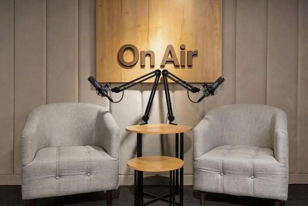 Cần gắn micro lò xo Luucco ARM2 (studio arm), tải 2kg, kẹp bàn
