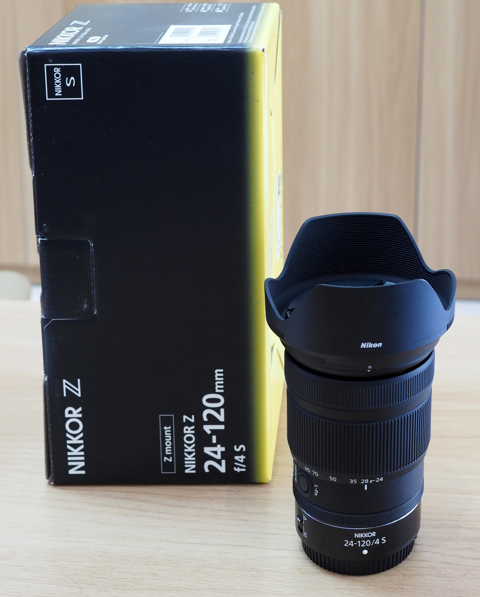 Nikon NIKKOR Z 24-120mm F4 S (cũ) - Thiết kế của Nikon NIKKOR Z 24-120mm F4 S (cũ)