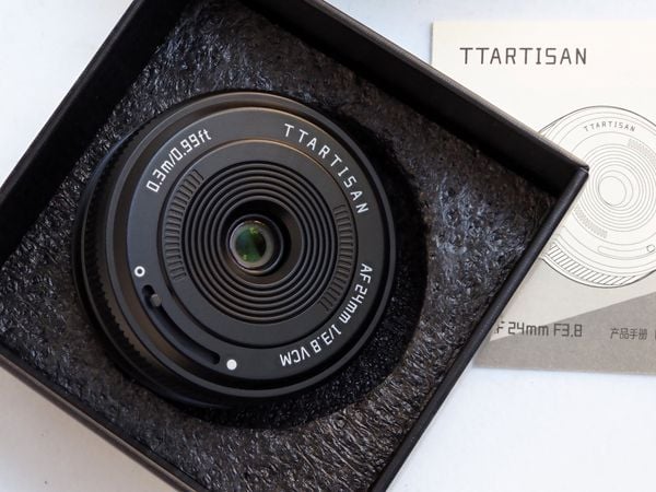 Lens TTArtisan 24mm F3.8 AF Pancake