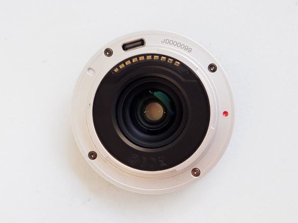 Lens TTArtisan 24mm F3.8 AF Pancake