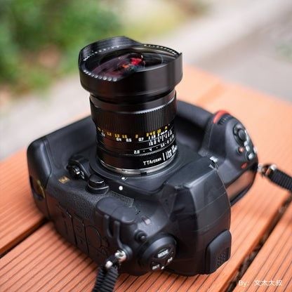 Ống kính Fisheye TTArtisan 11mm F2.8 dành cho ngàm Leica M