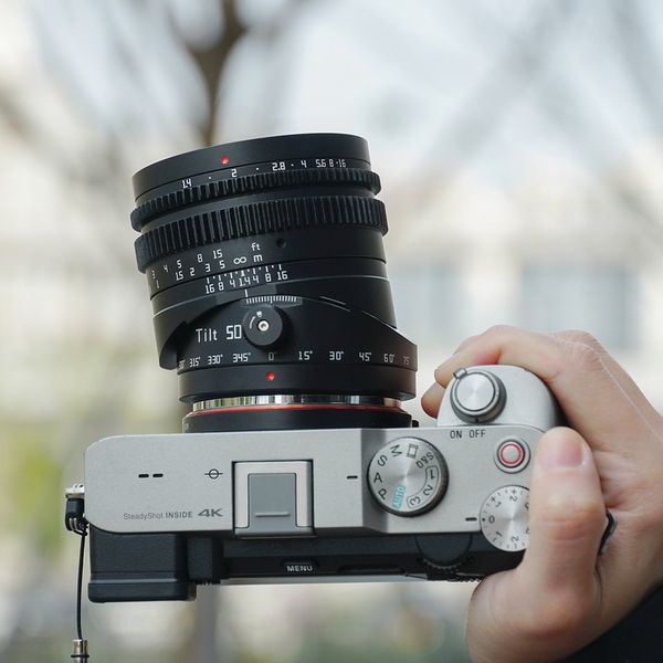 Ống kính TTArtisan 50mm F1.4 Tilt