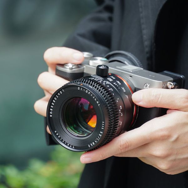 Ống kính TTArtisan 50mm F1.4 Tilt