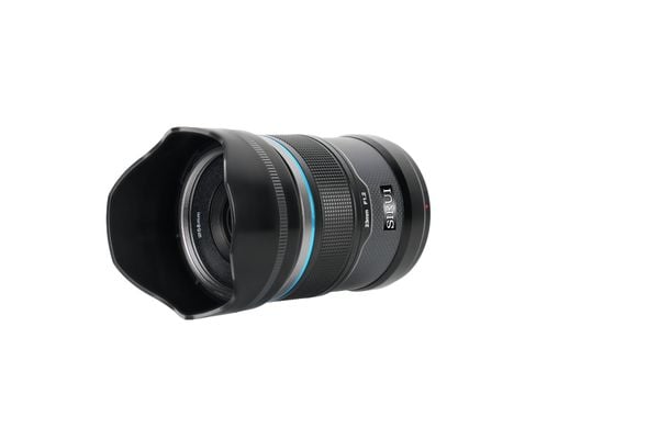 Ống kính SIRUI Sniper 23mm F1.2 autofocus