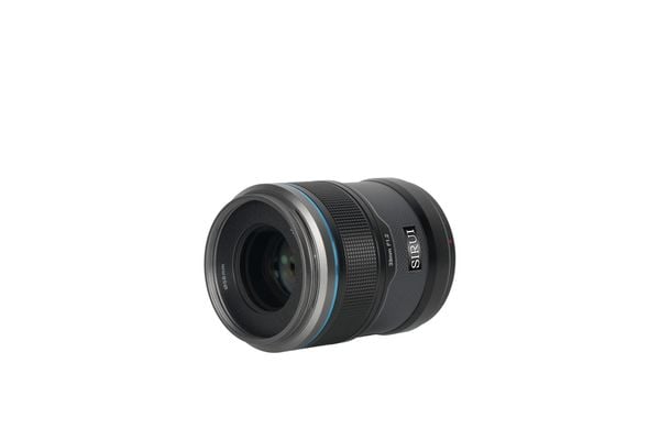 Ống kính SIRUI Sniper 33mm F1.2 autofocus