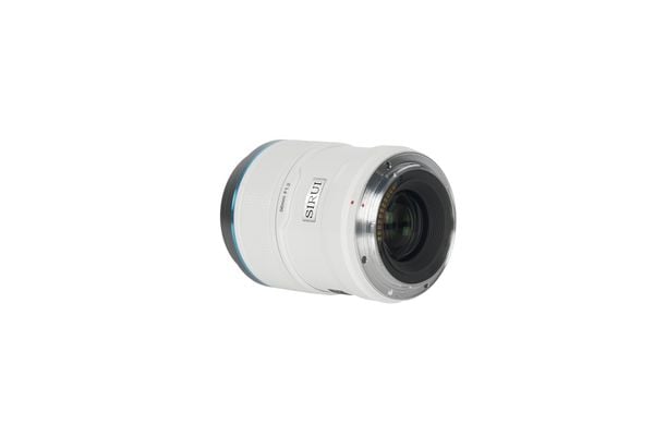 Ống kính SIRUI Sniper 56mm F1.2 autofocus