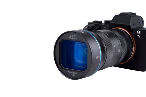 Ống kính SIRUI Anamorphic 24mm F2.8 1.33x
