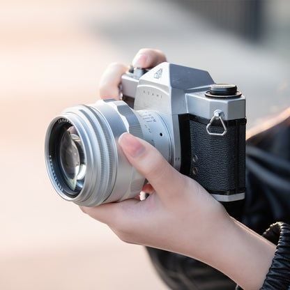 Ống kính TTArtisan 75mm F1.5 Swirly Bokeh ngàm M42