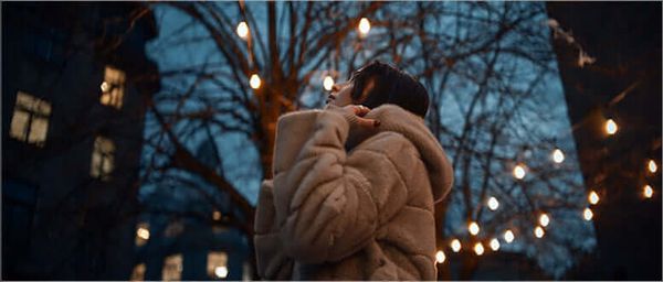 Ống kính SIRUI 40mm T1.8 Anamorphic 1.33X AF S35