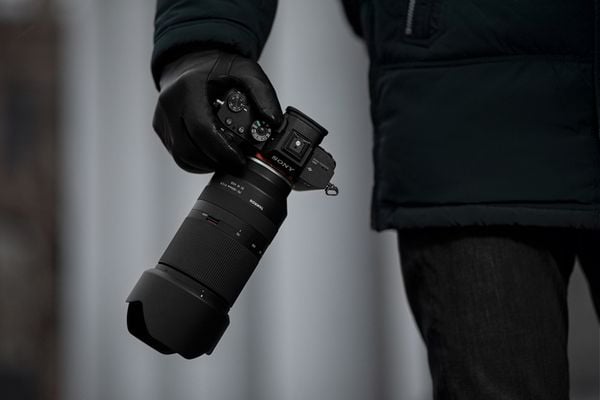 Ống kính Tamron 70-180mm F2.8 Di III VXD dành cho ngàm Sony E cũ (đã qua sử dụng - 98%, fullbox)