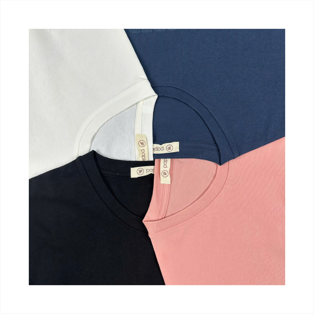 Áo Tshirt nam Papka 1076 màu đen với chi tiết thêu chìm chữ Modern Concept vô cùng trẻ trung nhưng vẫn sang trọng