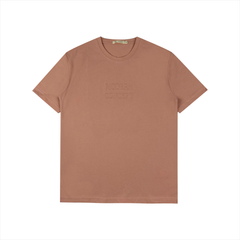 Áo Tshirt nam Papka 1076 màu hồng với chi tiết thêu chìm chữ Modern Concept vô cùng trẻ trung nhưng vẫn sang trọng