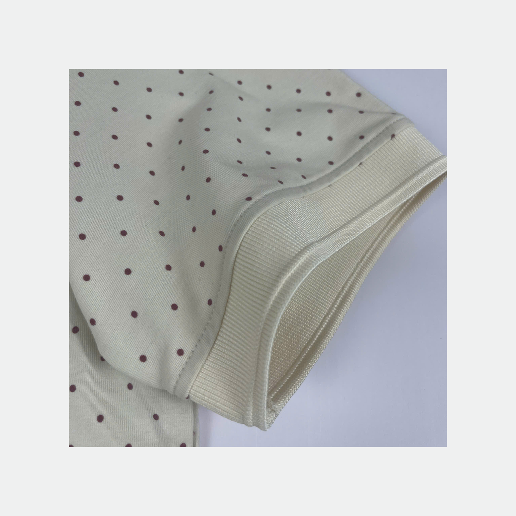 Áo polo nam Papka 1122 họa tiết chấm bi màu kem trung tính, họa tiết nhẹ nhàng, tạo vẻ tinh tế và dễ phối đồ