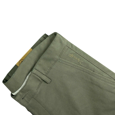Quần short kaki nam PAPKA 2032 màu rêu xám trơn thêu logo Papka Style chuẩn form linh hoạt