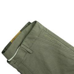 Quần short kaki nam PAPKA 2032 màu rêu xám trơn thêu logo Papka Style chuẩn form linh hoạt