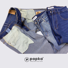Quần jeans nam Papka 2038 màu xanh đậm form slim với độ ôm vừa phải tạo sự năng động và thoải mái