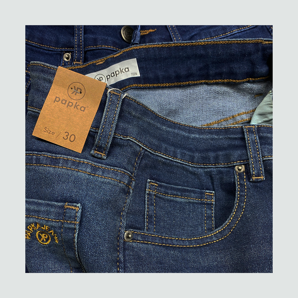 Quần Jeans dài nam Papka 2043 màu xanh đậm form Teen trẻ trung, độ dài quần ngang mắt cá chân tạo sự thoải mái và năng động