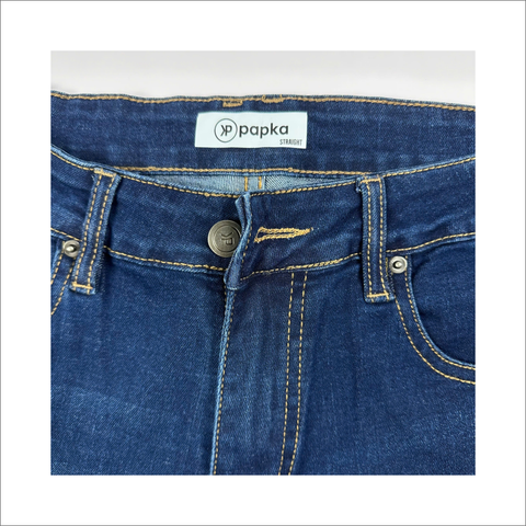 Quần jeans nam Papka 2044 màu xanh đậm với form Straight rộng hơn, dày hơn và ống quần thẳng hơn tạo sự thoải mái và hơi hướng cổ điển nhưng vẫn hiện đại