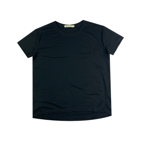 Áo thun nữ Papka 3031 màu đen xẻ tà lệch chất vải Cotton Jersey AIRism mềm nhẹ, thoáng mát