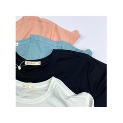 Áo thun nữ Papka 3031 màu đen xẻ tà lệch chất vải Cotton Jersey AIRism mềm nhẹ, thoáng mát