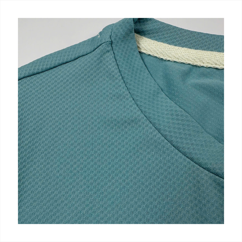 Áo thể thao nữ Papka 3036 màu đỏ thoáng mát và thấm hút cao cho ngày dài vận động