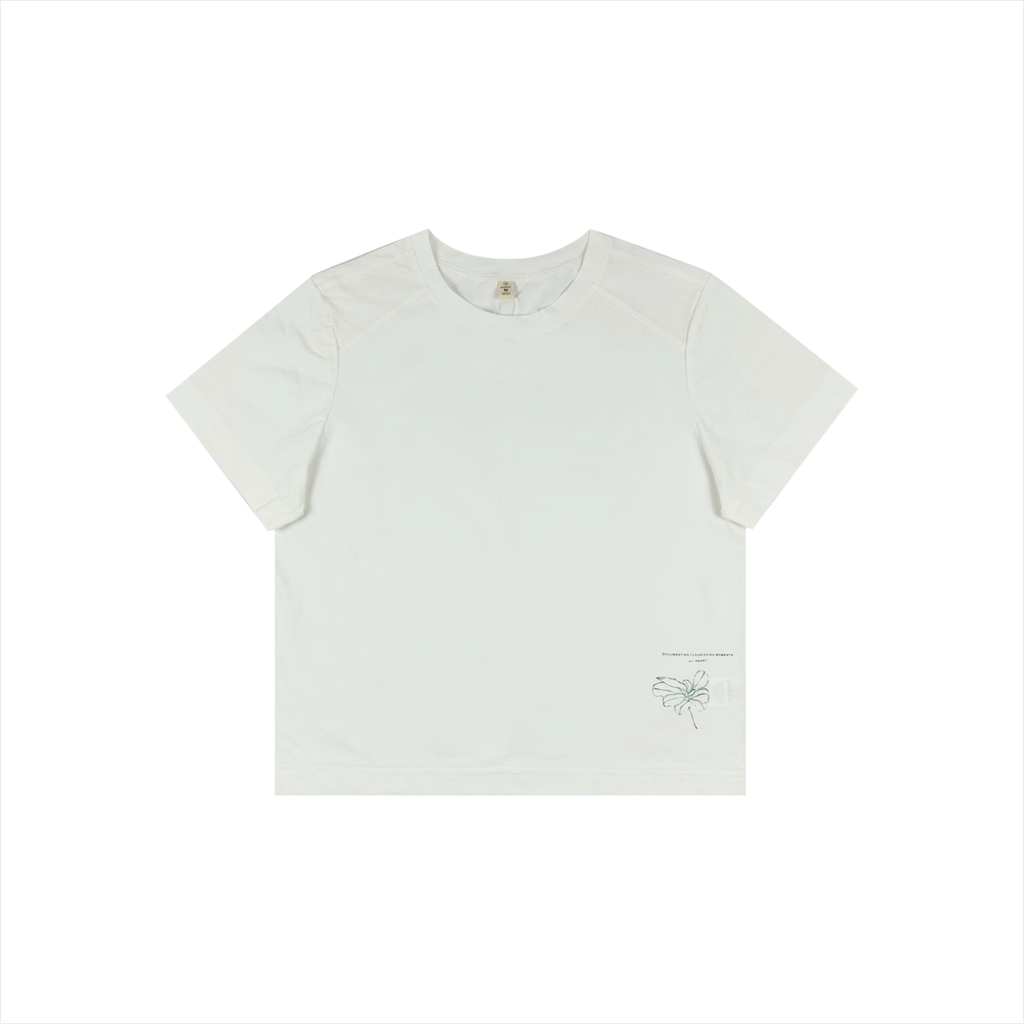 Áo thun nữ Papka 3038 màu đen in hoa tà áo tạo điểm nhấn trẻ trung