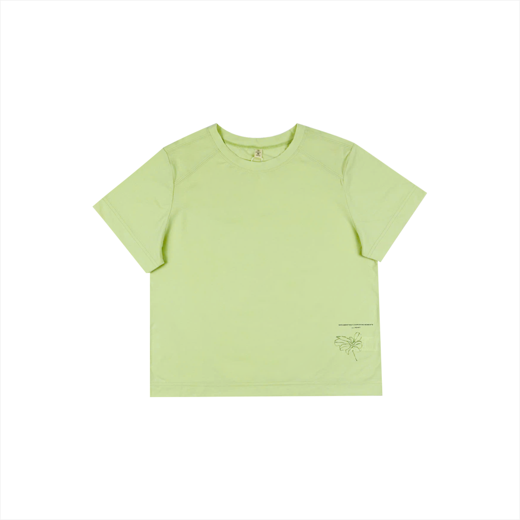 Áo thun nữ Papka 3038 màu trắng in hoa tà áo tạo điểm nhấn trẻ trung