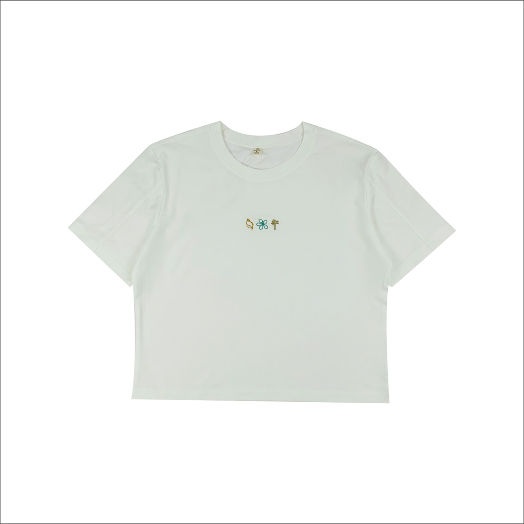Áo thun nữ Papka 3038 form croptop màu trắng, thêu hoa trước ngựa áo tạo điểm nhấn tươi tắn.