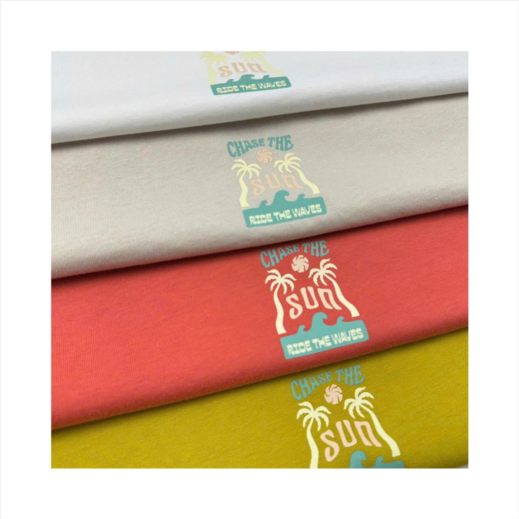 Áo thun nữ Papka 3037 form croptop màu vàng với hình in Chase the Sun đầy trẻ trung và tươi mới