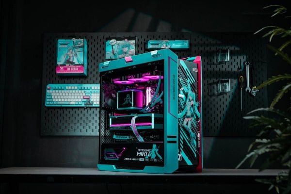 PC GAMING ASUS ROG HATSUNE MIKU EDITION (AMD Ryzen 9 9950X3D - RTX 5080 16GB OC)