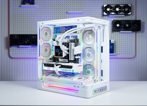 PC AMD GAMING LUXURY RYZEN 7 9800X3D - RTX 5070 12GB OC WHITE