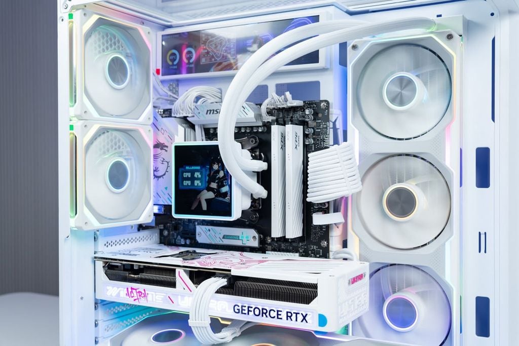 PC AMD GAMING LUXURY RYZEN 7 9800X3D - RTX 5070 12GB OC WHITE