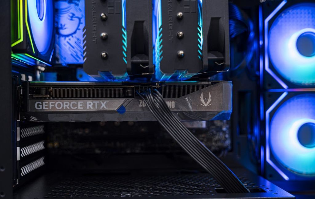 PC AMD GAMING PRO RYZEN 7 7800X3D - RTX 5060 Ti 16GB