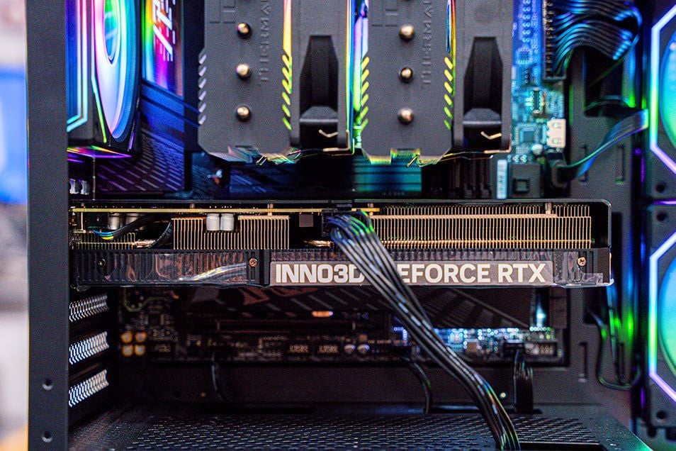 PC AMD GAMING PRO RYZEN 7 7800X3D - RTX 5060 Ti 16GB