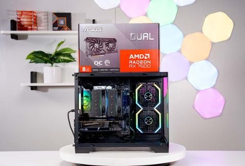 PC AMD GAMING PRO Ryzen 7 7800X3D - RX 7600 8GB OC DUAL