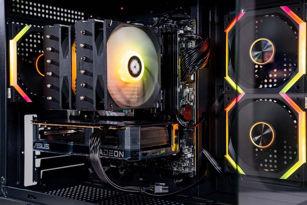 PC AMD GAMING PRO Ryzen 7 7800X3D - RX 7600 8GB OC DUAL