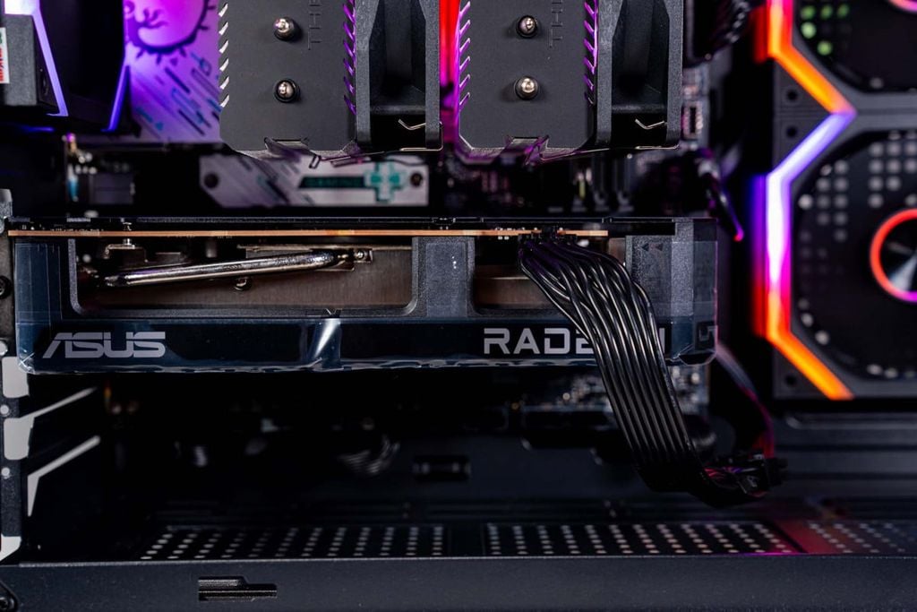 PC AMD GAMING PRO Ryzen 7 7800X3D - RX 7600 8GB OC DUAL