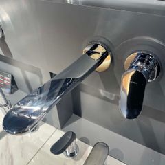 Vòi Lavabo TOTO TLG01311BB (TLG01311B) Nóng Lạnh Gắn Tường