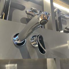 Vòi Lavabo TOTO TLG01311BB (TLG01311B) Nóng Lạnh Gắn Tường