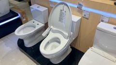 Bàn cầu 2 khối CS326DW18 Nắp rửa TCF23710AAA