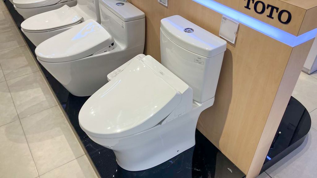 Bàn cầu 2 khối CS769DRW18 Nắp rửa TCF23710AAA