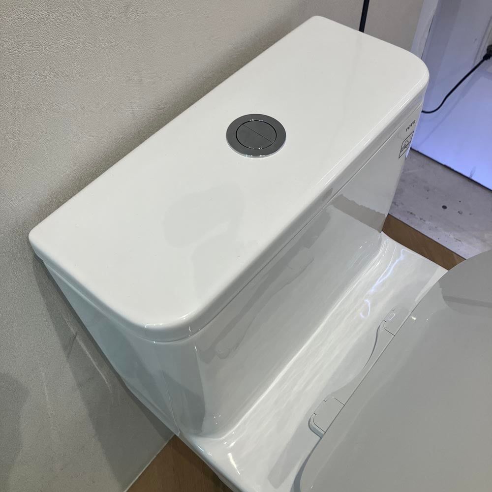 Bồn cầu một khối MS857DT10 kèm nắp đóng êm TC395VS