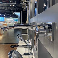 Vòi Lavabo TOTO TLG09308BB (TLG09308B) Nóng Lạnh Gắn Tường