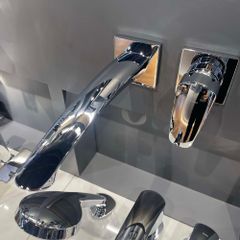 Vòi Lavabo TOTO TLG09308BB (TLG09308B) Nóng Lạnh Gắn Tường