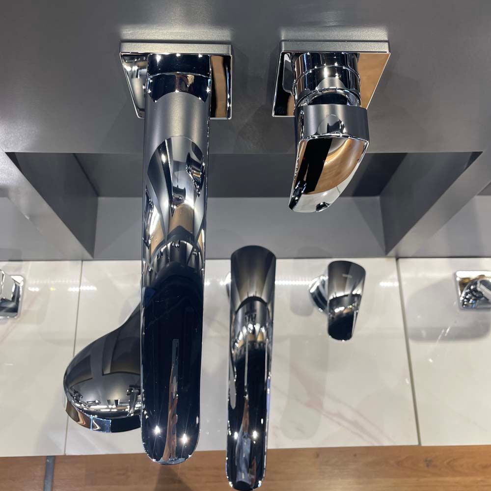 Vòi Lavabo TOTO TLG09308BB (TLG09308B) Nóng Lạnh Gắn Tường