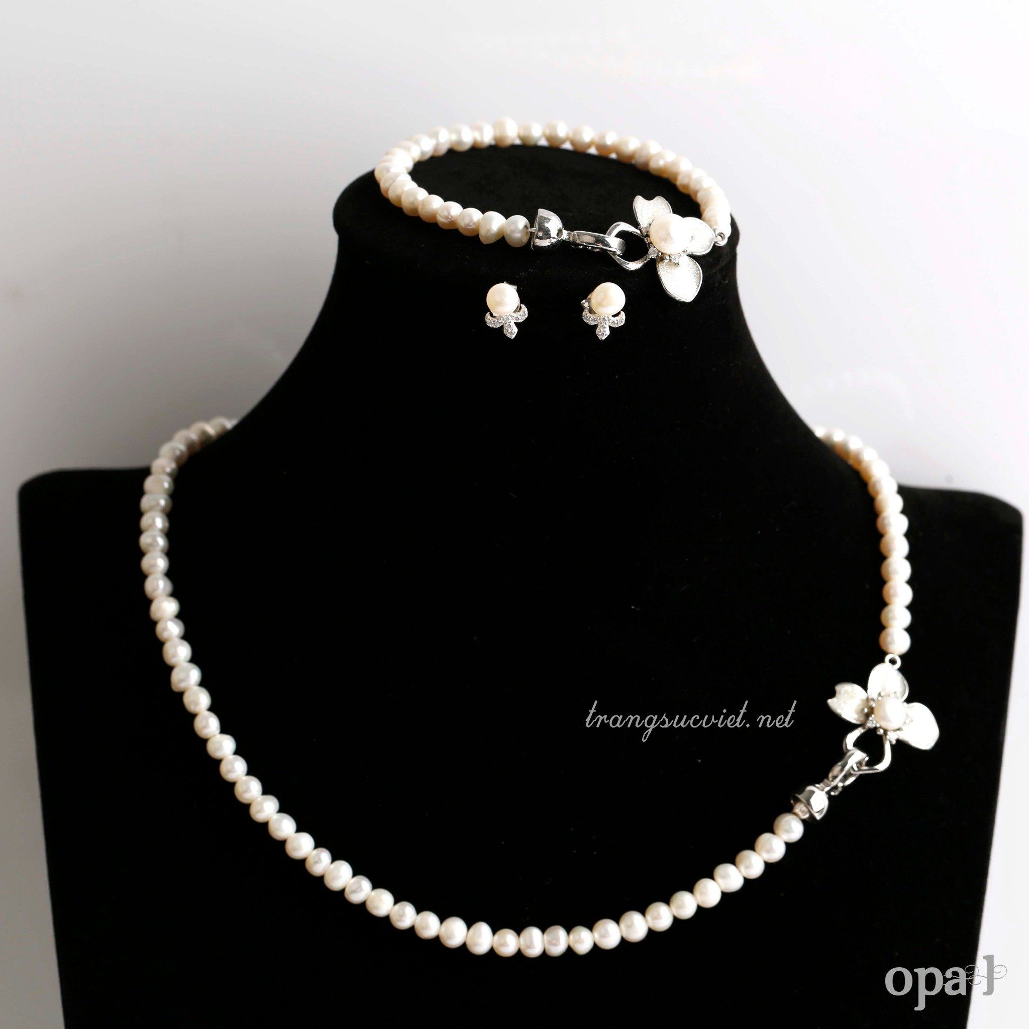  Bộ ngọc trai 5,6 ly trẻ trung, khóa hoa cách điệu 