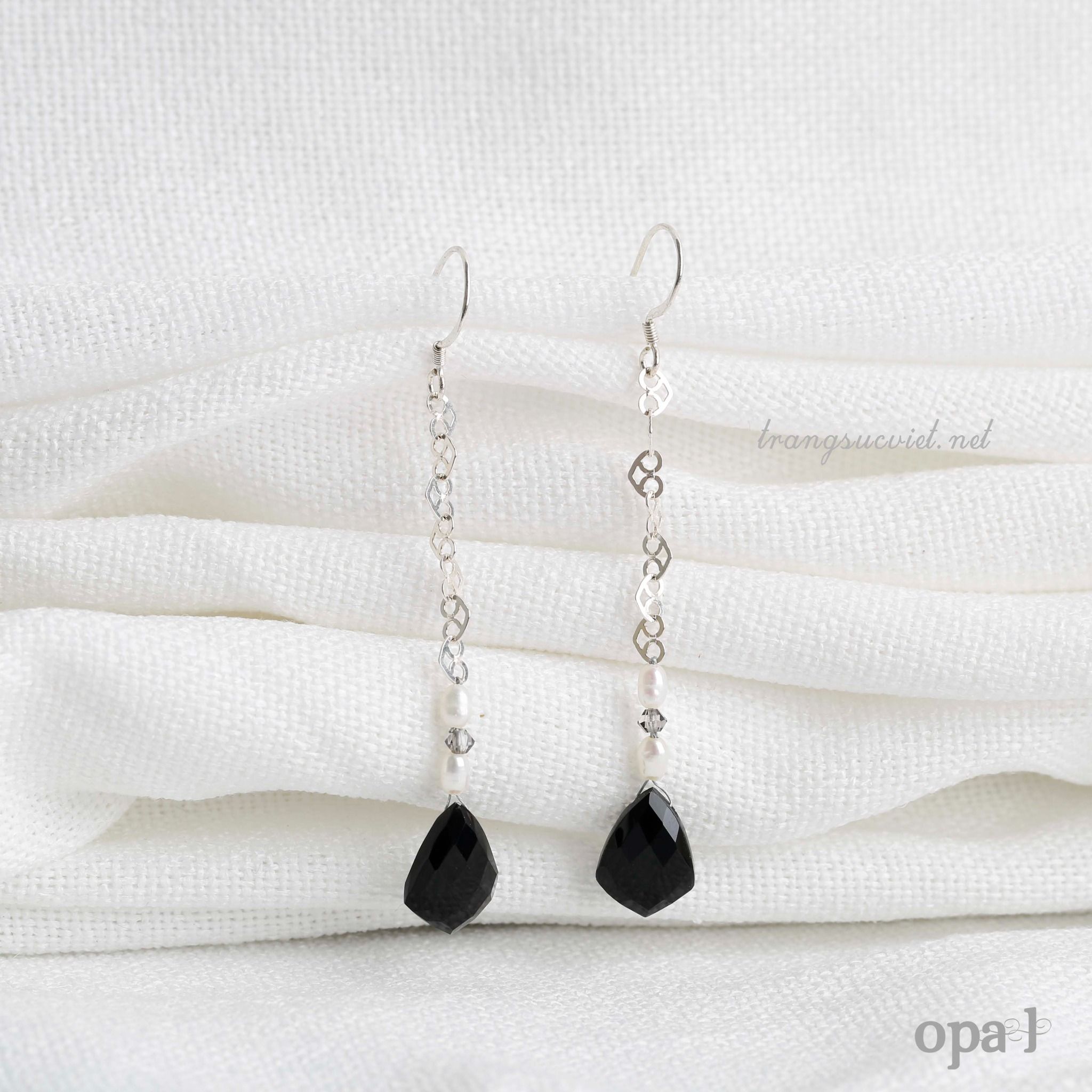  Hoa tai móc bạc đá Onys đen huyền bí 